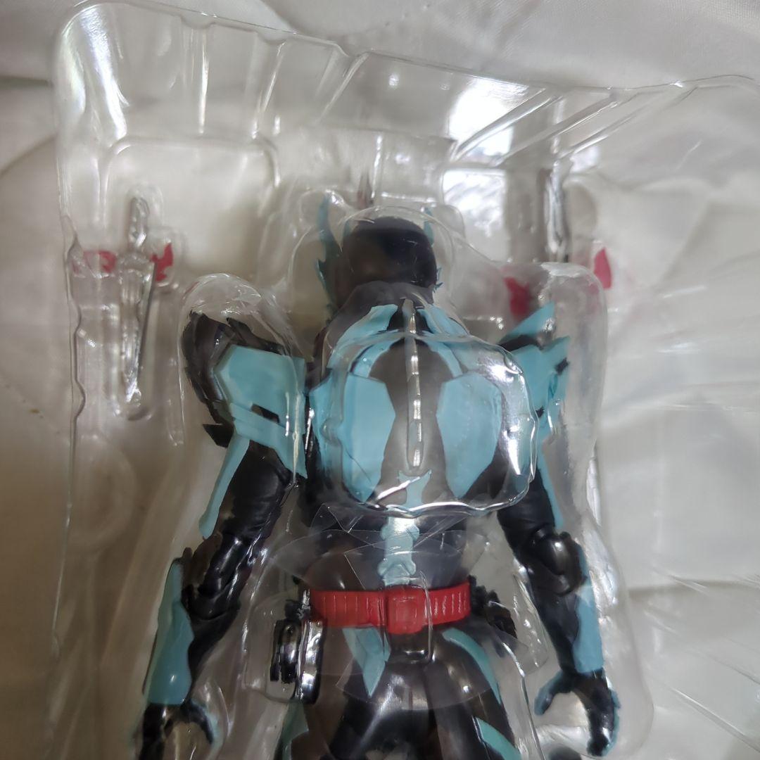 即購入可能　S.H.Figuarts 仮面ライダーセイバー プリミティブドラゴン