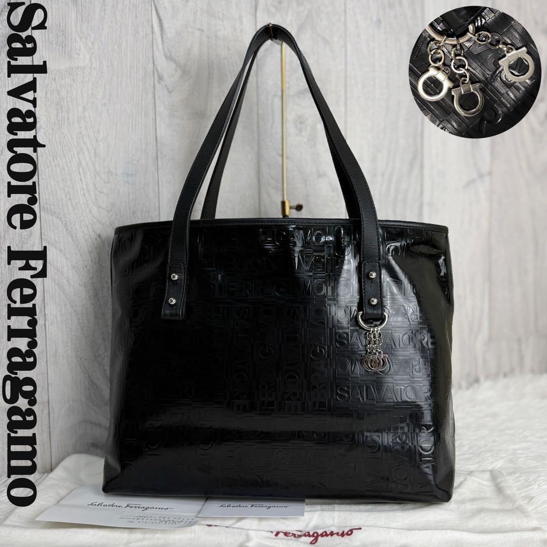 美品♡保存袋付♡サルヴァトーレ フェラガモ ロゴ 総柄 ガンチーニ