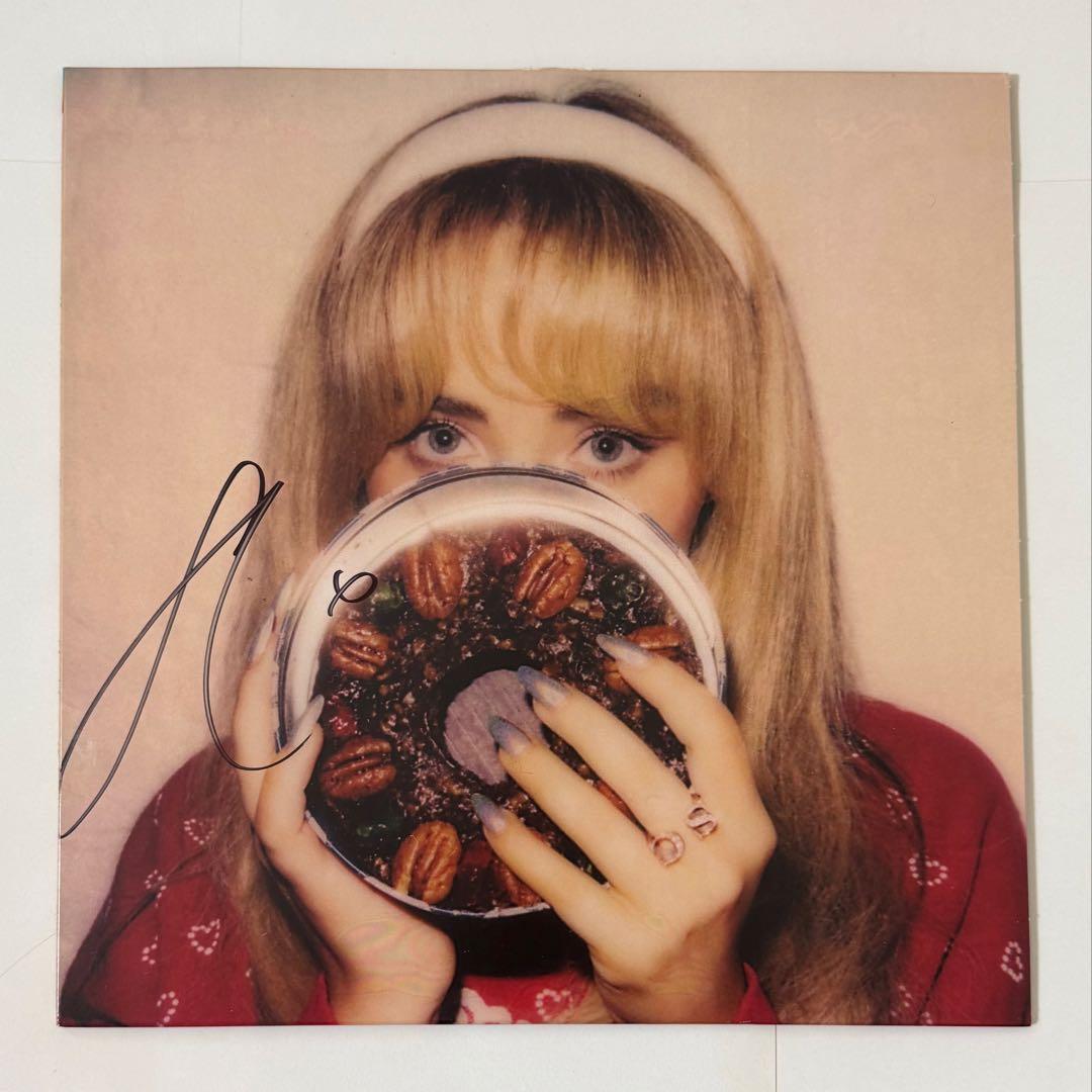 Sabrina Carpenter ジャケット直筆サイン入りカラーレコード - メルカリ