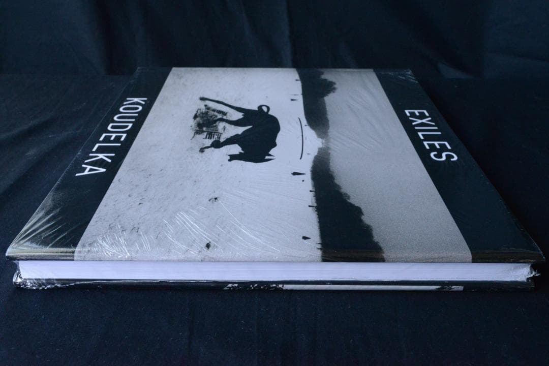 Josef Koudelka: Exiles 】☆シュリンク包装未開封品・美本 - メルカリ