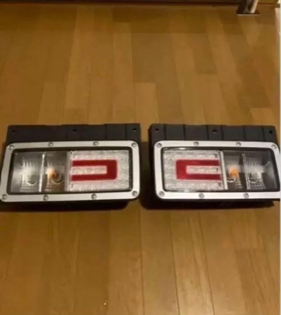 【送料込み】トラック　日野　純正LEDテールランプ 楽天市場】【中古】日野 レンジャー 純正 テールランプ トラック