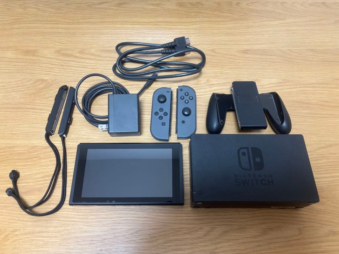 Nintendo 】 Switch 旧型 ブラック - メルカリ