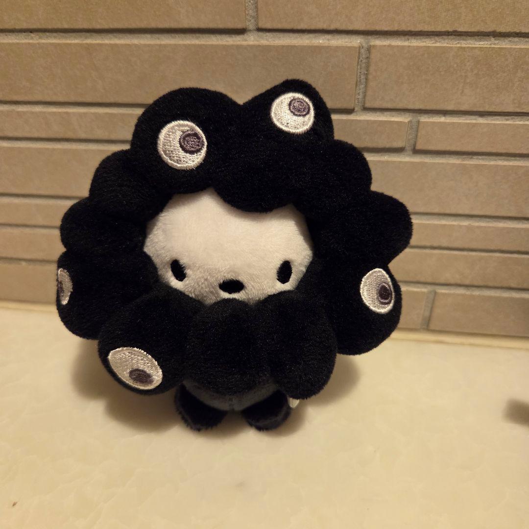 ミャクミャク サンリオ ポチャッコ カラビナ付 キーホルダー - メルカリ