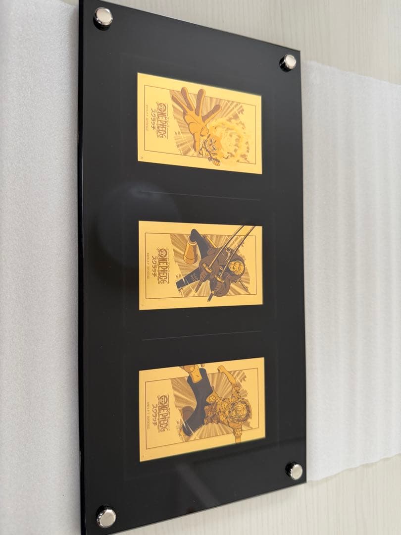 マ*ド様 世界限定50個　ONE PIECE 純金カード　3枚セット ワンピース スクラッチ 純金オリジナル イラストプレート3枚セット世界