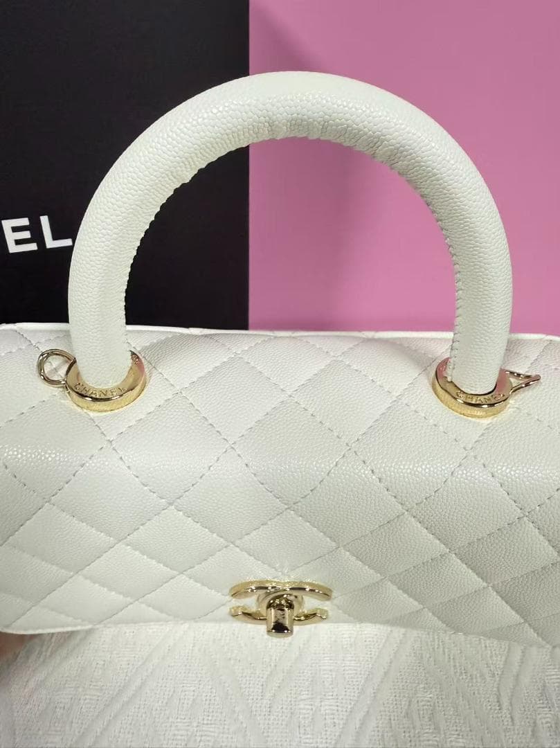 実写画像】 ホワイト キルティング ハンドバッグ~~~-+*+- - メルカリ