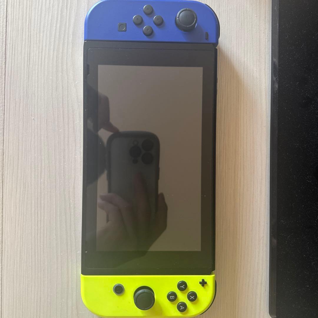 Nintendo Switch 本体 青/黄　ドック付き フォートナイト」デザインのSwitch！ 青と黄色いJoy-Conの「Nintendo