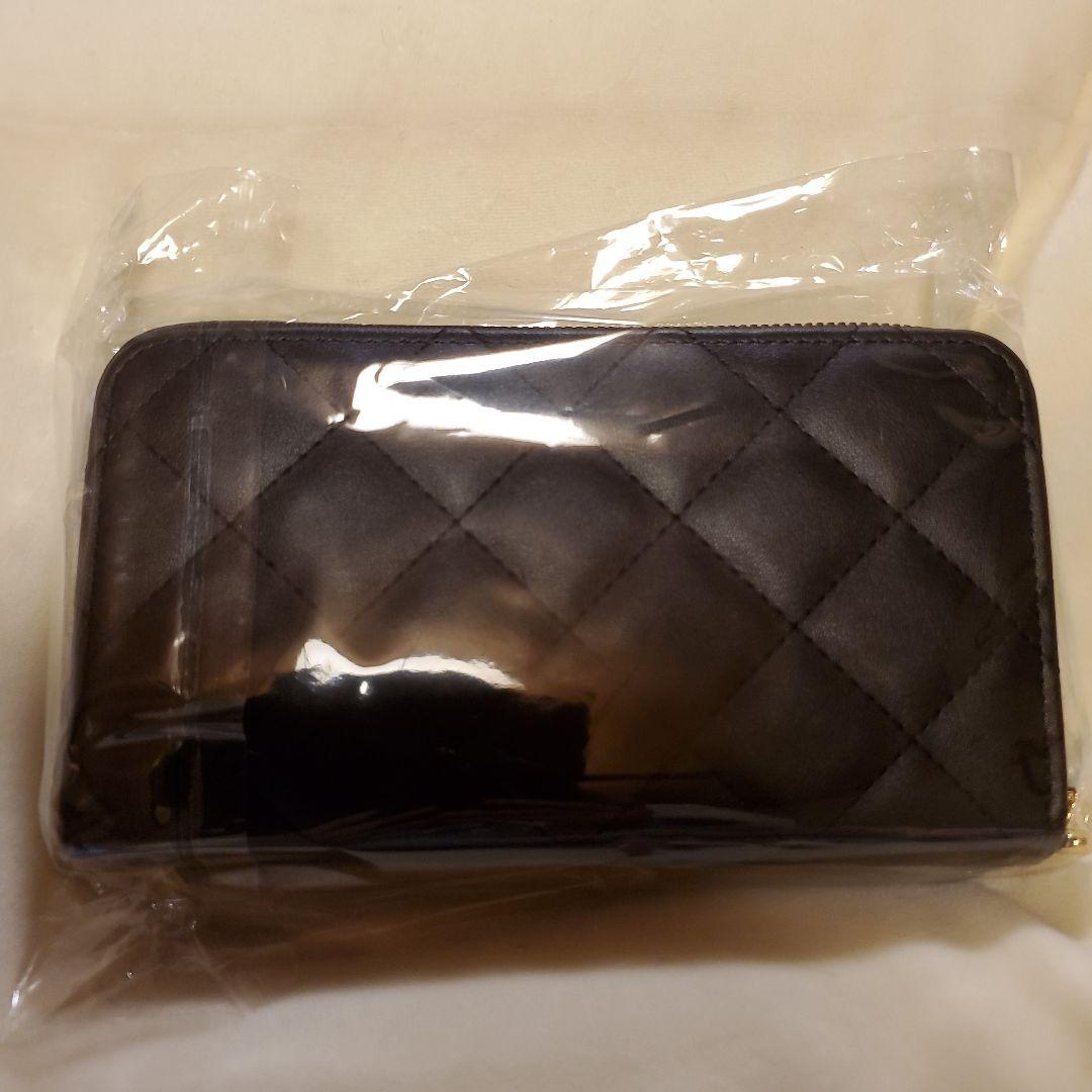 新品未使用】菊の御紋 キルティング ショルダーバッグ黒 Wファスナー