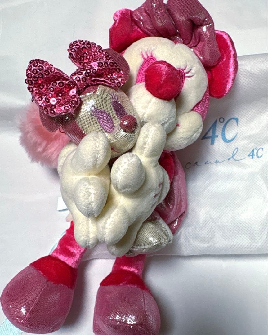 4°C×ディズニーコラボ　ミニーぬいぐるみセット 限定】BOX付きミッキー＆ミニーぬいぐるみセットがディズニーファン