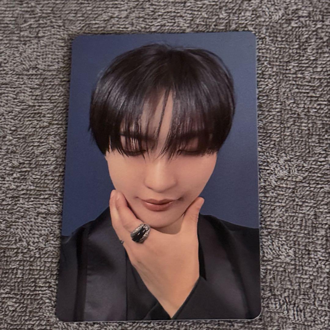 ATEEZ アチズ ソンファ ユニバ特典 トレカ ユニバーサル③ - メルカリ