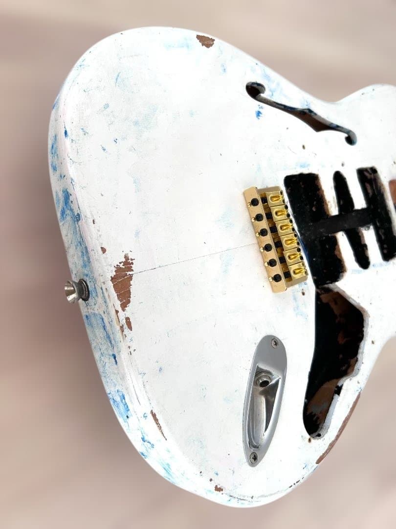 ストラトタイプ・ハードテイル・エレキギター・ボディとネックの