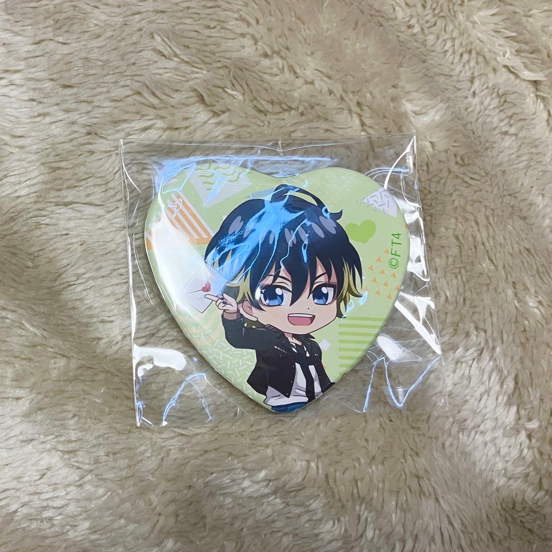 ハニワ YUI ハート缶バッジ - メルカリ