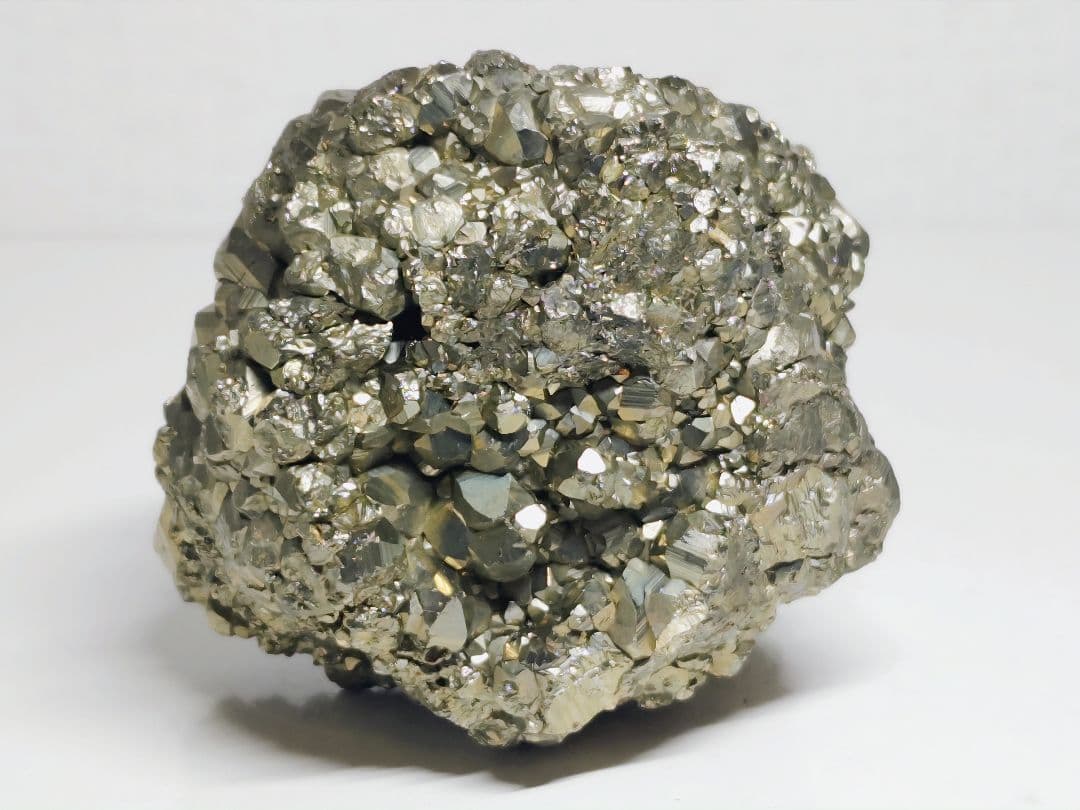 パイライト 1.2kg 黄鉄鉱 原石 鑑賞石 自然石 誕生石 鉱物 鉱石 水石