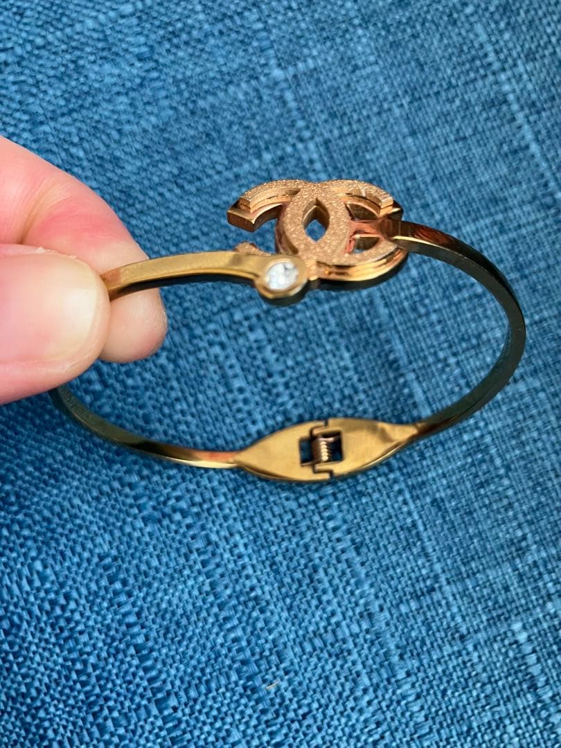 CHANEL ブレスレット　ノベルティ シャネル ノベルティ ブレスレット ホワイトカメリア 陶器