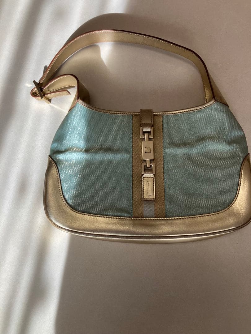 GUCCI水色と金色のショルダーバッグ GUCCI（グッチ） GUCCI GUCCY SEGA プリント ミニ ショルダーバッグ