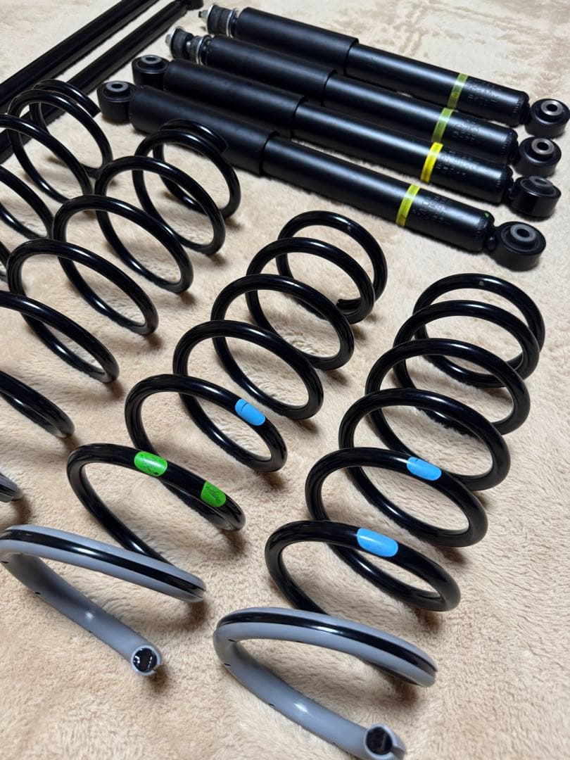 新車外し 新型ジムニーJB64型サスペンション フロントショック