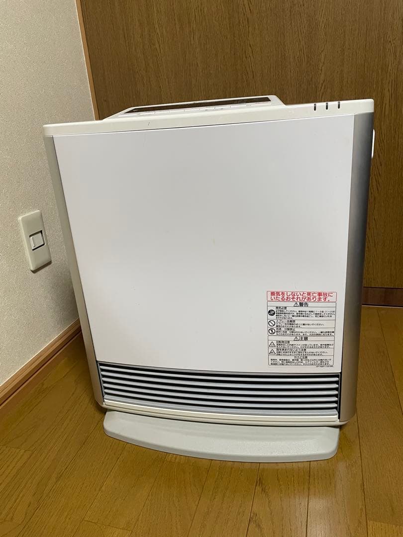 東邦ガス　都市ガスファンヒーター　RC-L4001NP-WH パネルに凹みあり 東邦ガス 都市ガスファンヒーター RC-L4001NP-WH パネルに凹みあり