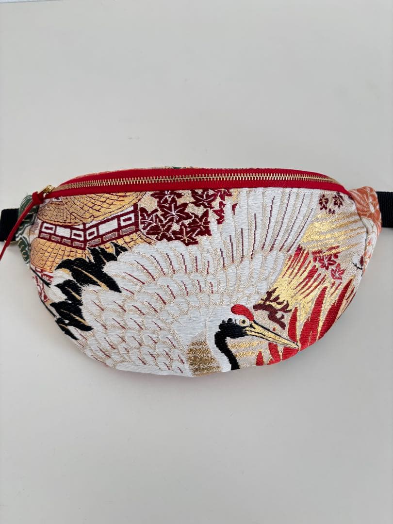 帯リメイク・鶴のボディバッグ スリングバッグ｜帯リメイク・鶴の