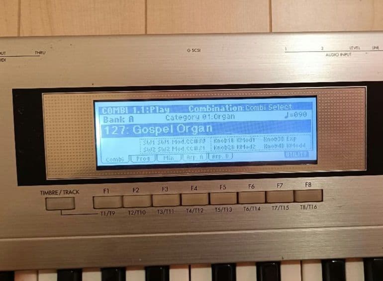 KORG TRITON Le 61鍵盤 - メルカリ