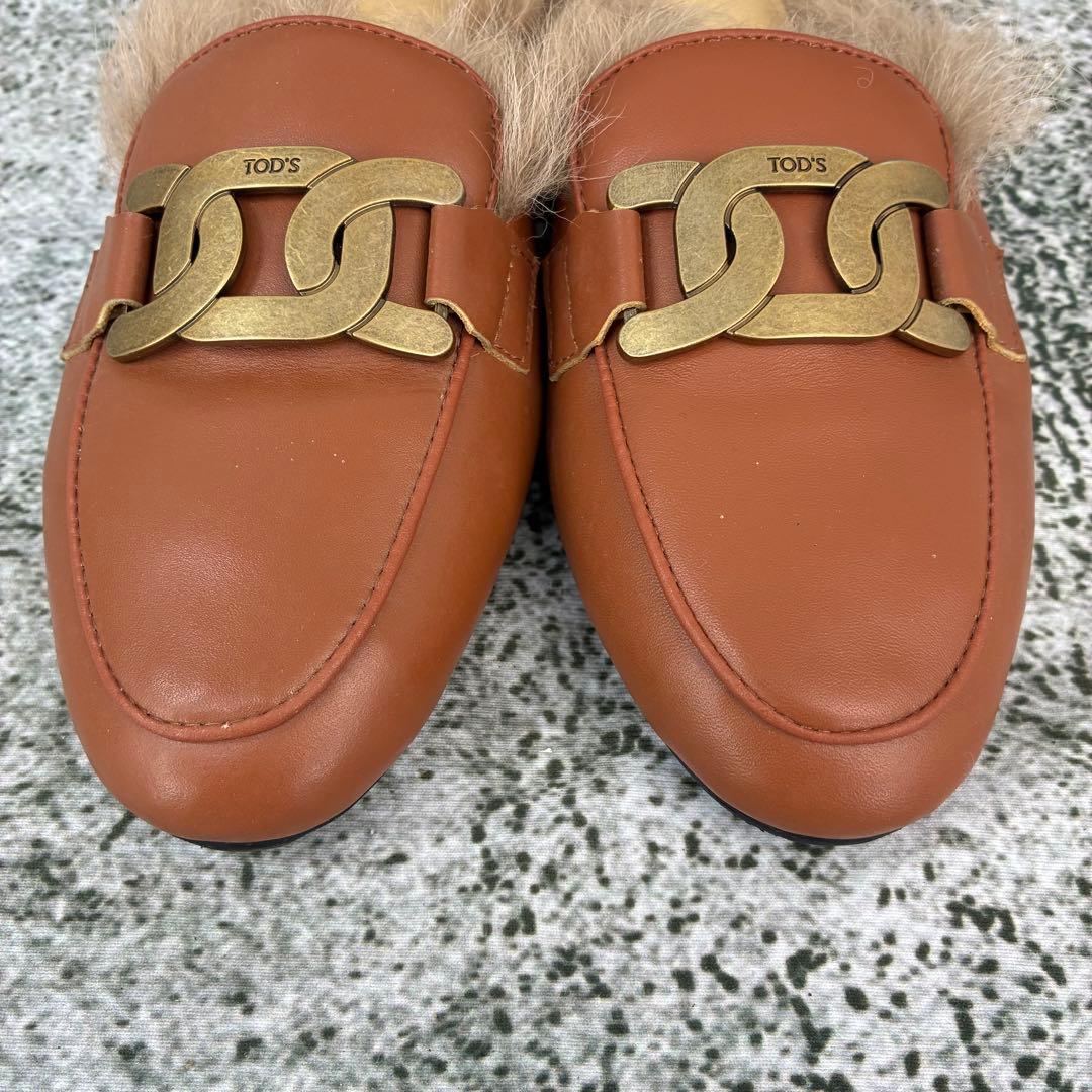 新品同様 トッズ サンダル ゴールド金具 毛皮 - メルカリ