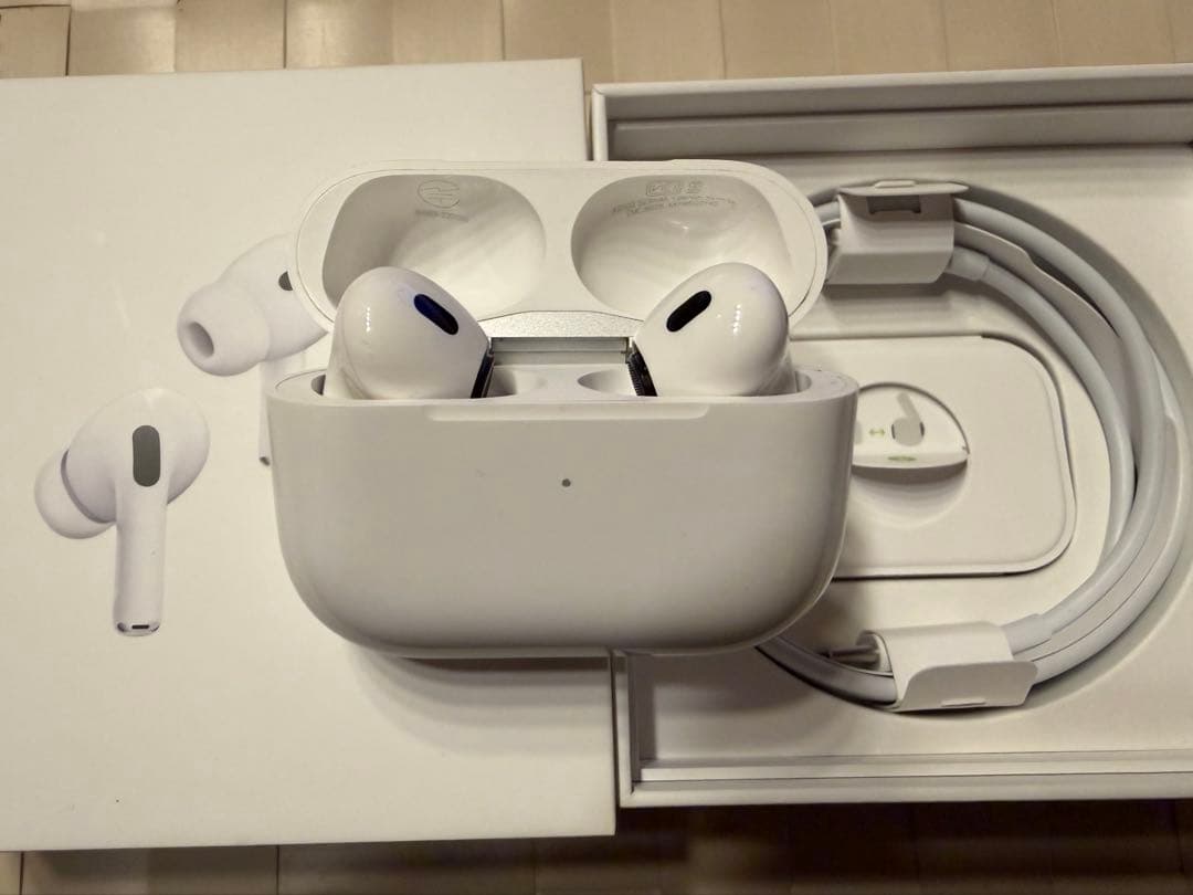 AirPods pro 第2世代 Apple Lightning 完動品 箱あり Apple Apple AirPods Pro 2 USED美品 エアーポッズ プロ ワイヤレス