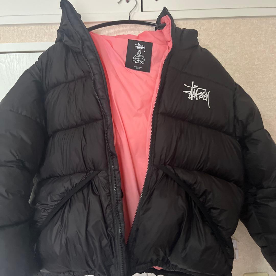 Stussy フード付きダウンジャケット ブラック - メルカリ