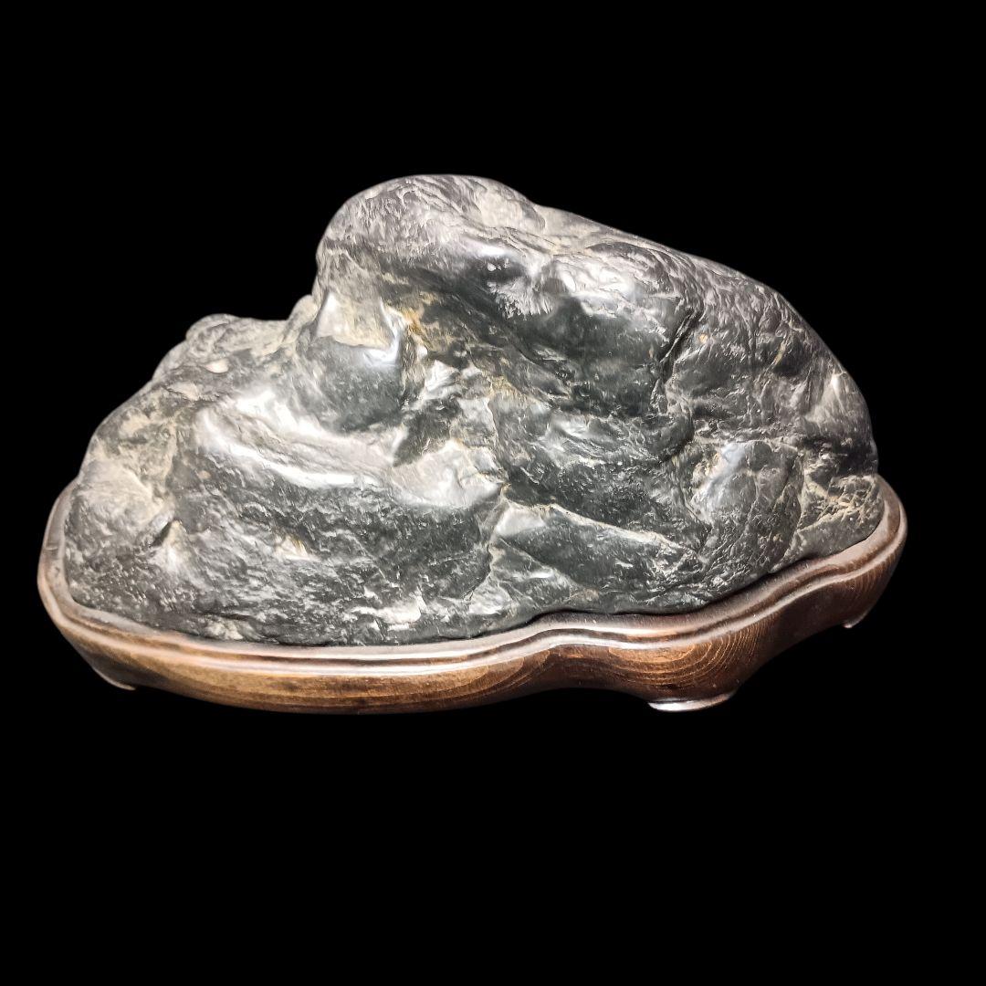 神居古潭石 自然石 水石 鑑賞石 木製台座付き 4.6㎏ - メルカリ