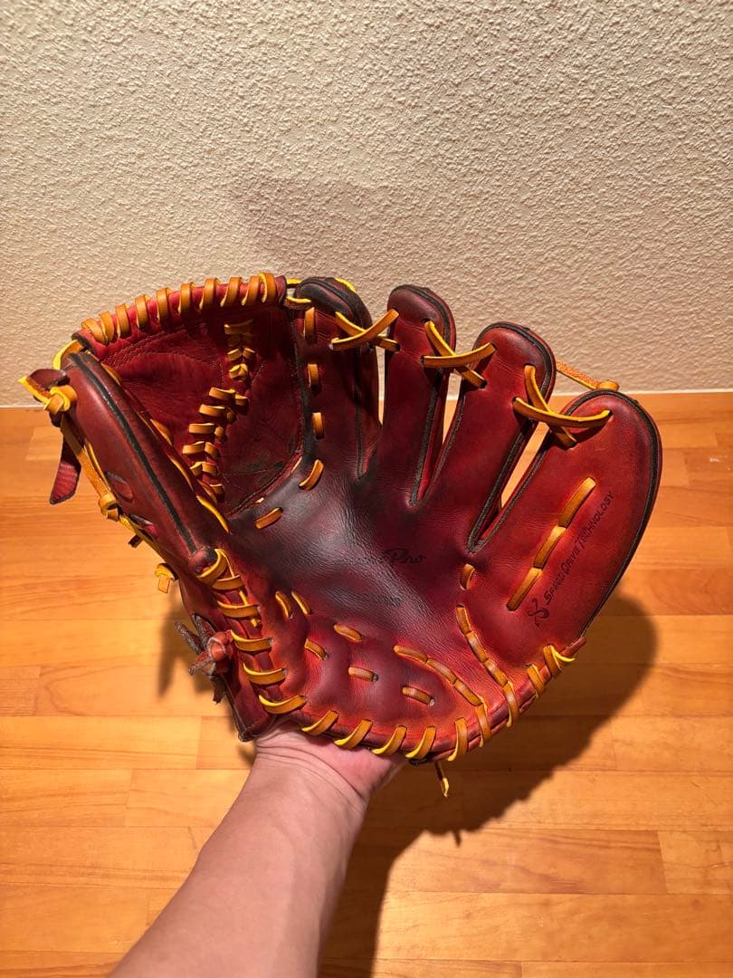 【ミズノプロ】硬式 投手用 グローブ｜良型 即戦力 レッド×イエロー 投手／ピッチャー｜硬式｜グローブ／グラブ｜野球｜ミズノ公式オンライン