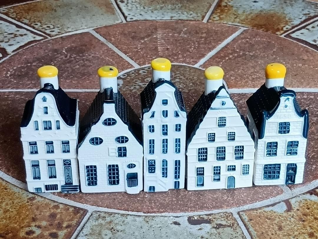 KLMオランダ航空のデルフトブルーのミニチュアハウス No.2 KLM オランダ航空 デルフトブルー ミニチュアハウス 家 陶器 4点 美品