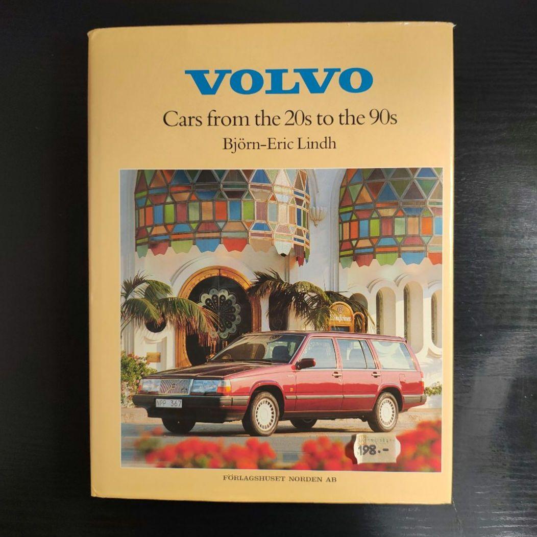 Volvo: Cars from the 20's to the 90's 洋書 Volvo Cars from the 20s to the 90s - Volvodrive Collection