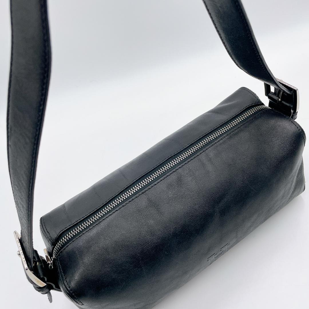 良品 HIROFU オールレザーワンショルダーバッグ 筒型 Hロゴ 黒f483