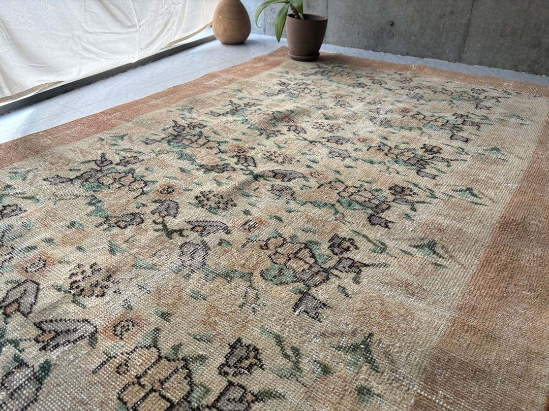 1970s トルコヴィンテージラグ 203×115㎝ - メルカリ