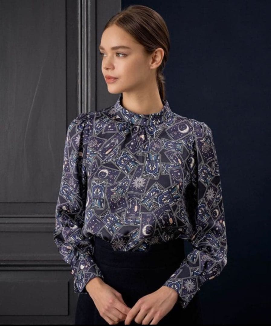 ほぼ未使用✨アナイ 2024年 タロットプリント スタンド ブラウス 濃紺