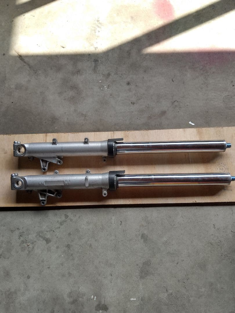 フロントフォーク CBR600RR 04年式 PC37 レース用スプリング入り Yahoo!オークション -「cbr600rr pc37 フロントフォーク