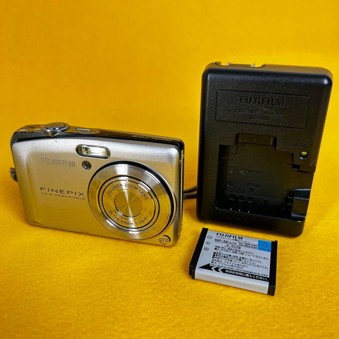 FUJIFILM FinePix F50fd シルバー 動作確認済み Amazon.co.jp: FUJIFILM FinePix F50fd Digital Camera, Silver, 12