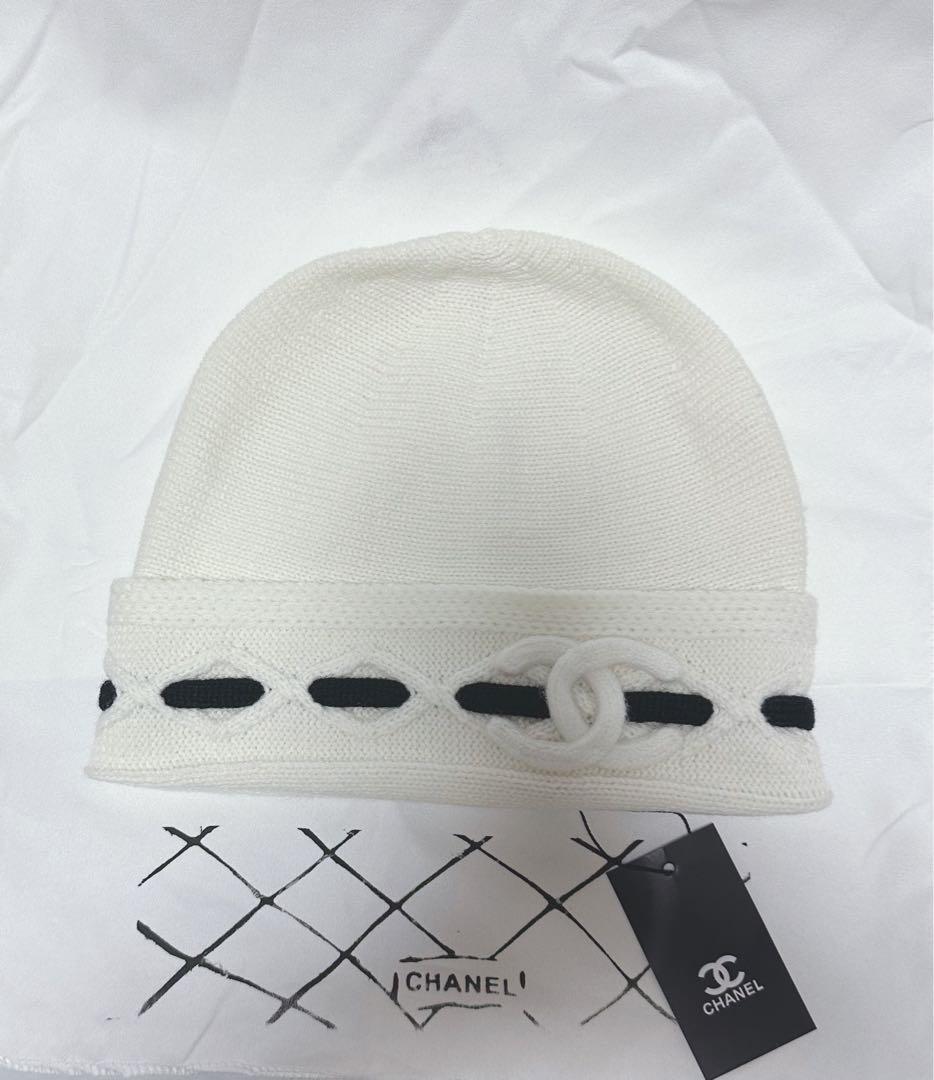 CHANEL ホワイトニット帽 新品ノベルティ ニットキャップ - カシミヤ、ホワイト — ファッション | CHANEL シャネル