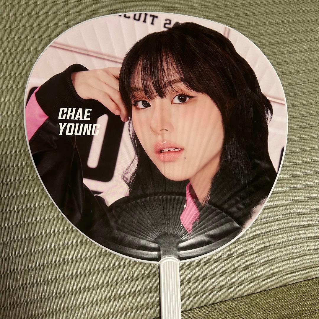 TWICE チェヨン うちわ READY TO BE JAPAN - メルカリ