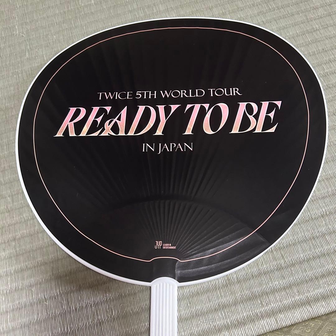 TWICE チェヨン うちわ READY TO BE JAPAN - メルカリ
