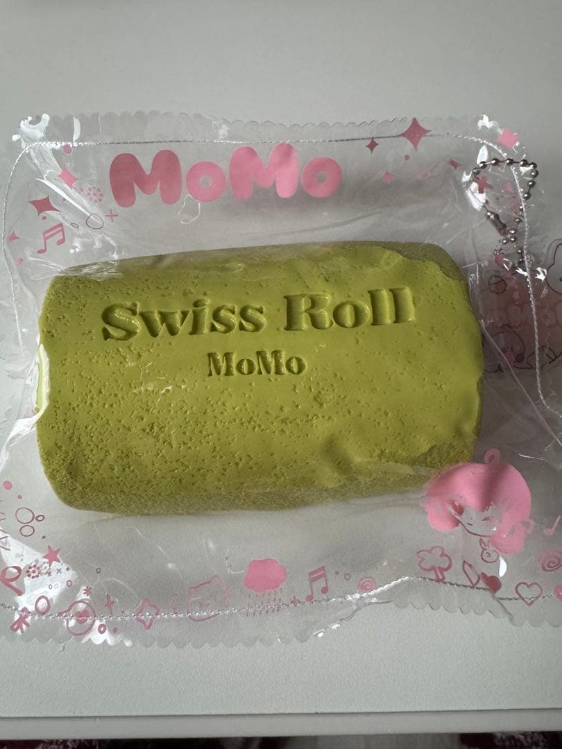 momo スクイーズ ロールケーキ - メルカリ