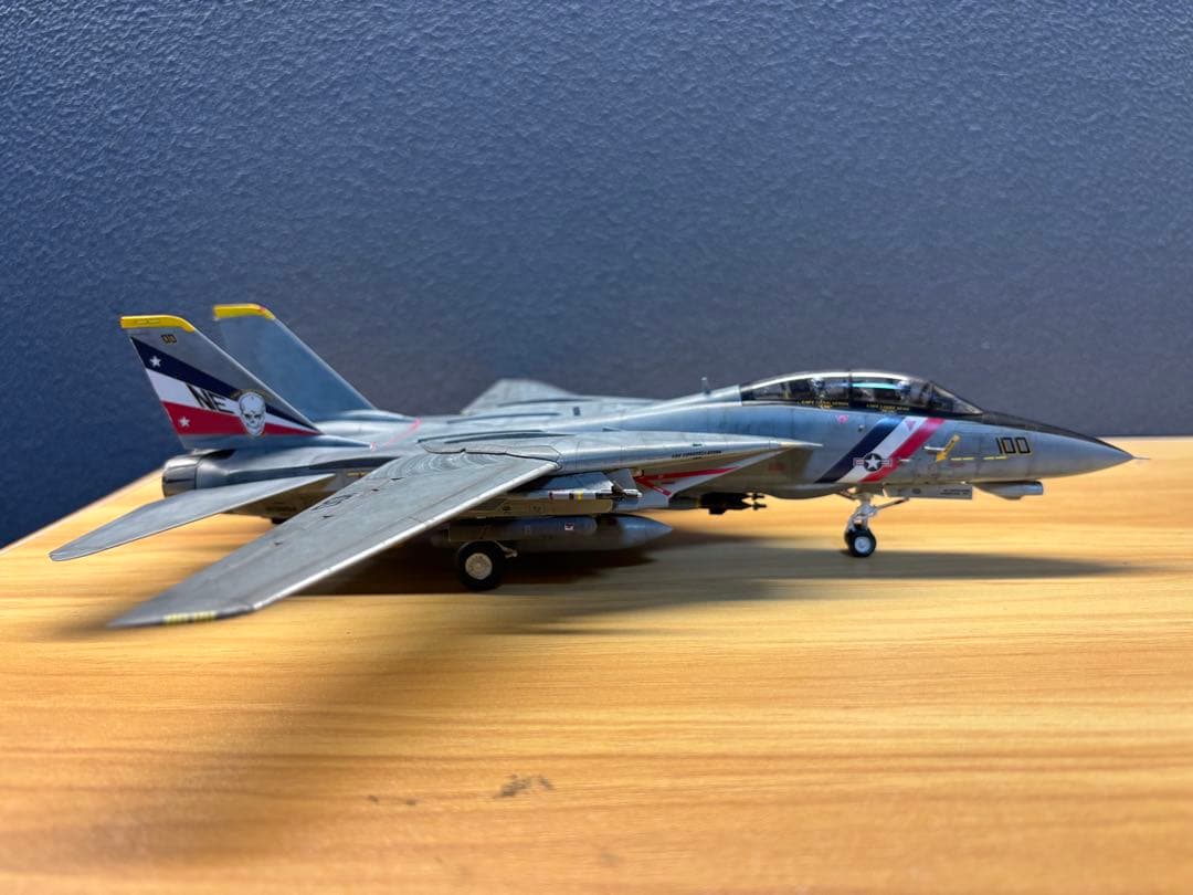 タミヤ 1/72 F-14D トムキャット バウンティハンターズ 戦闘機 1/48