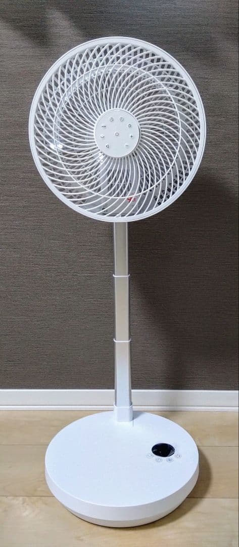 【美品】ニトリ　DCタイプ折りたためるコードレス扇風機 昨年一部店舗で販売し、売り切れが続出した折りたためるコードレス