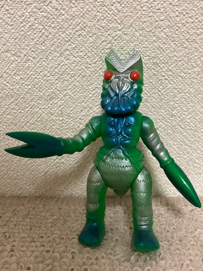 【匿名配送】ブルマァク バルタン星人 ソフビ 円谷プロ 緑 ウルトラマン ☆ブルマァク魂 ミニフィギュア バルタン星人(緑)！当時物ソフビ