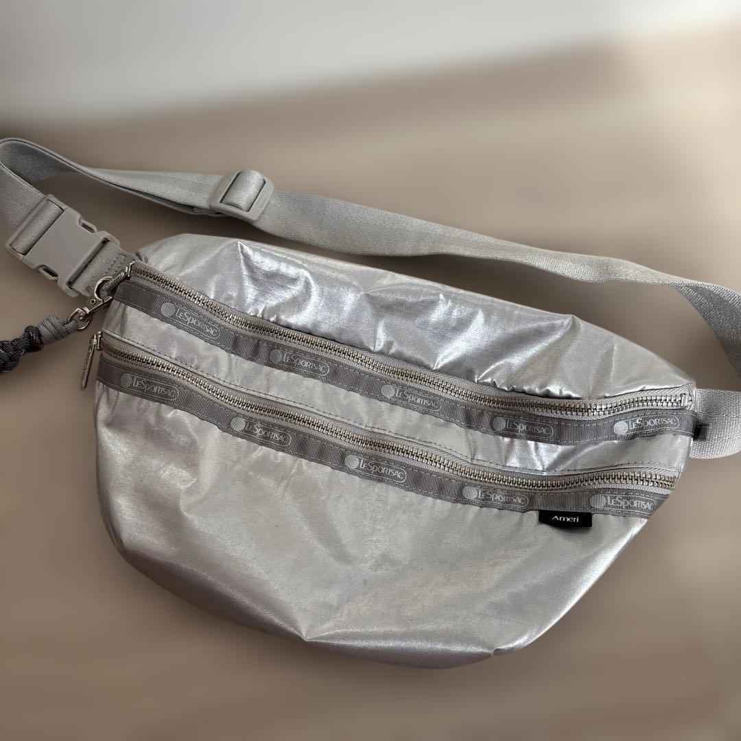 【完売品】Ameri✖️LE SPORTSAC シルバー ボディバッグ LeSportsac×Ameri｜レスポートサック公式｜LeSportsac
