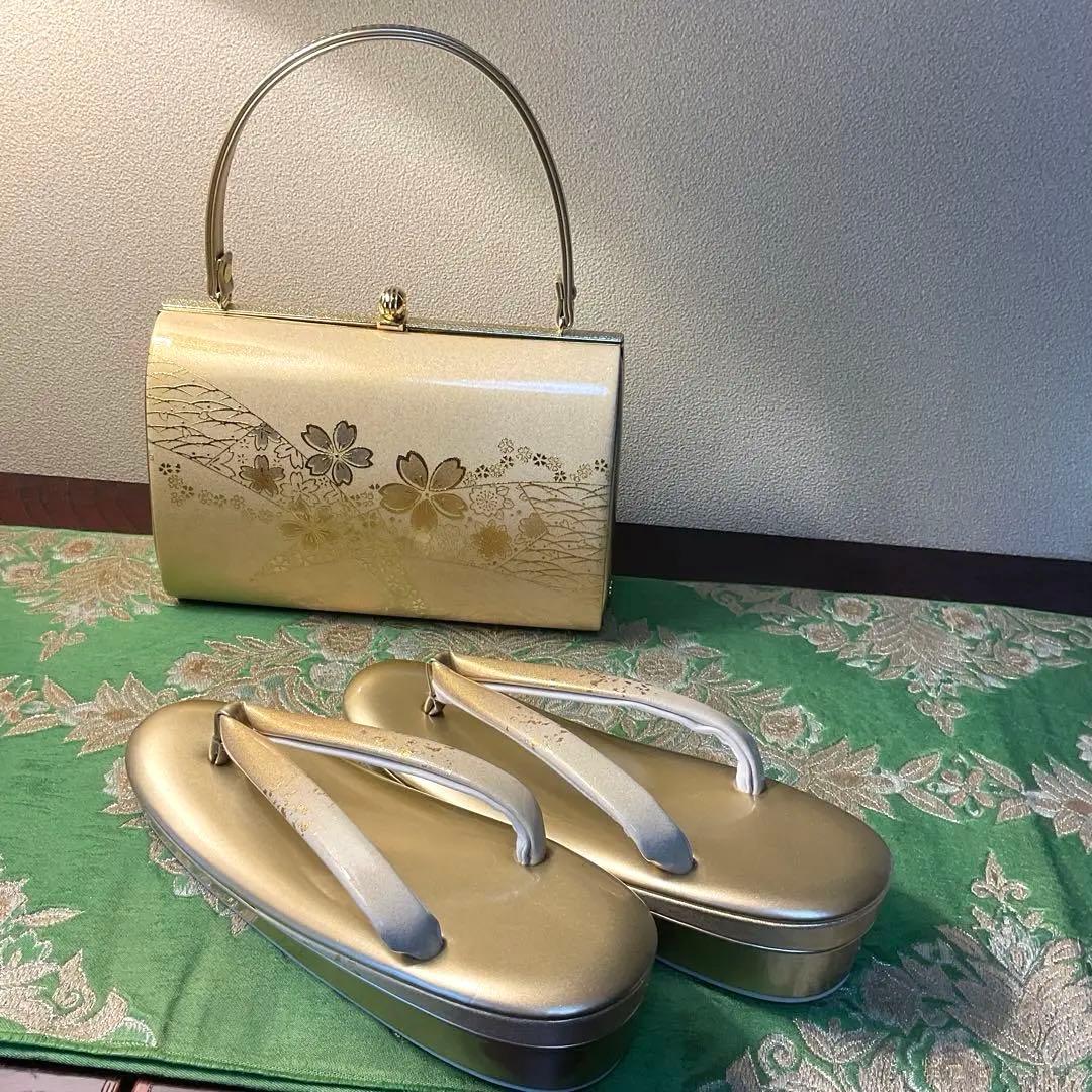 エナメル　ゴールドのお洒落な　　　　　草履バッグセット 草履バッグセット 成人式 振袖 草履 バッグ セット バッグセット 草履
