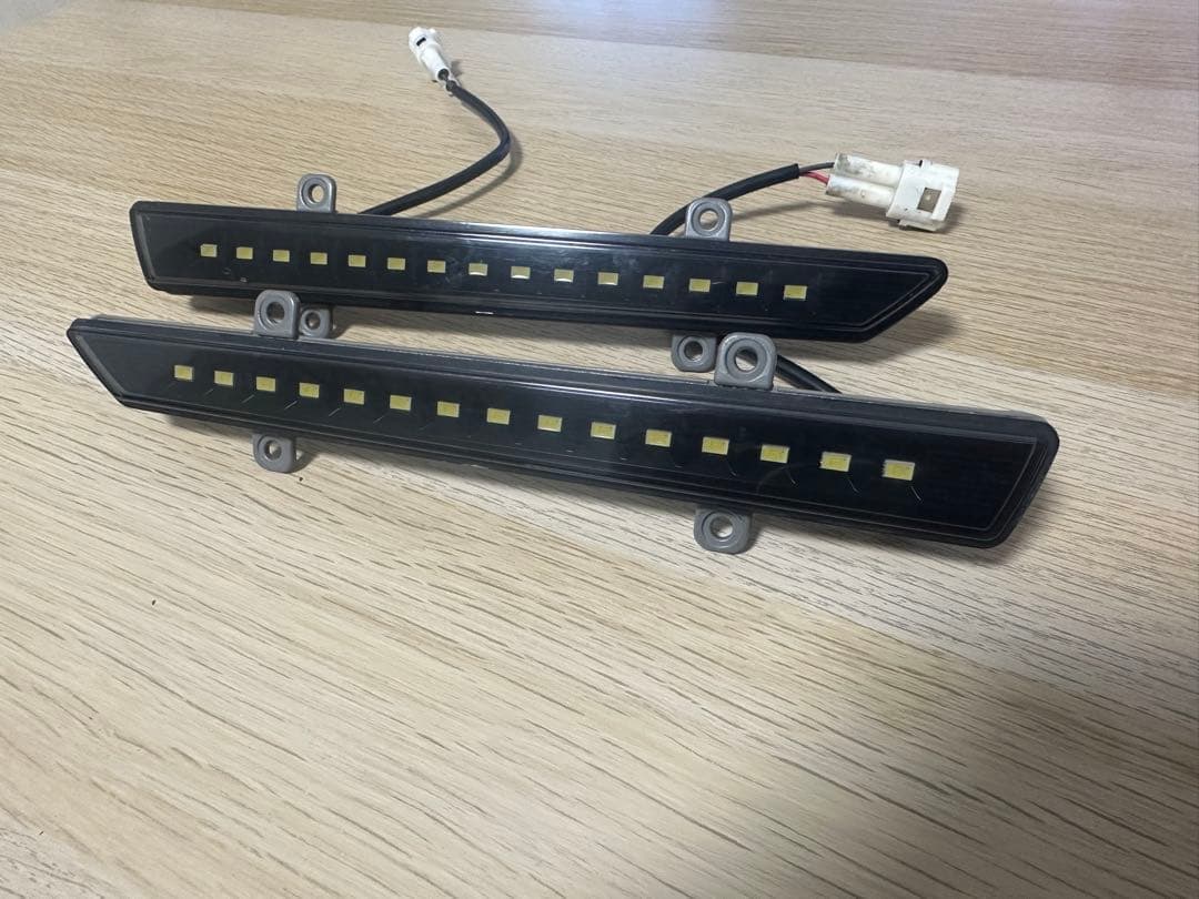 最終値下げ80系ノア ヴォクシー TRDフロントスポイラー用デイライト左右セット ノア80系後期(Siグレード)用フロントスポイラー TRDエアロ｜NOAH・VOXY