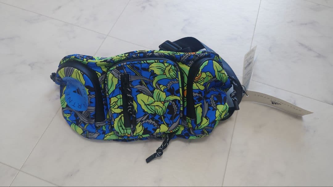 【アディダス　ステラマッカートニー　ボディバッグ　ウェストポーチ　花柄 360928257_1.jpg