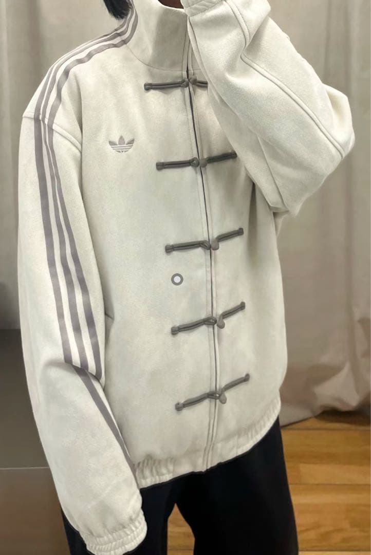 新品 アディダス 中国限定 蛇年 トラックジャケット グレー男女兼用 S