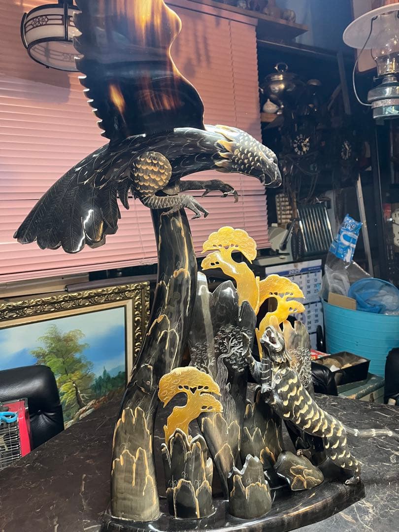 中国芸術、中国彫刻、水牛のツノ彫刻 鷹と虎の水牛のツノ彫刻、