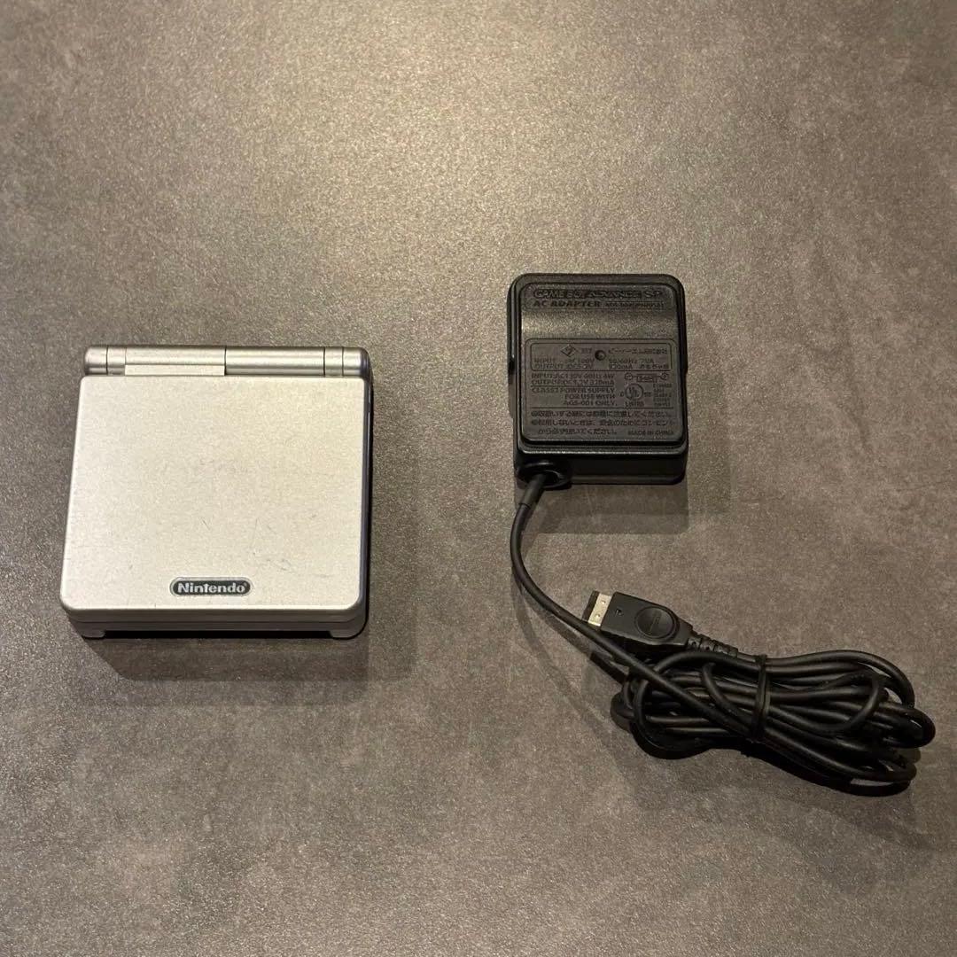 ゲームボーイアドバンスSP本体 充電器付 シルバー - メルカリ