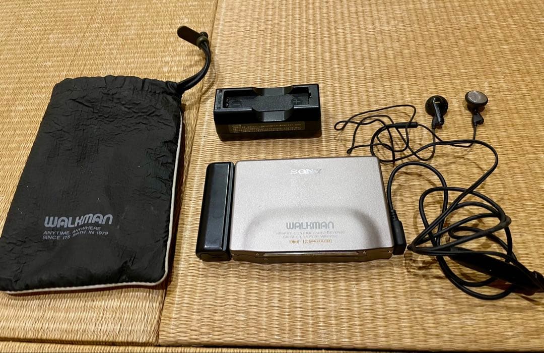 SONY WM-701C ウォークマン Sony WM-701C Walkman Portable Cassette Player Silver Dolby B C