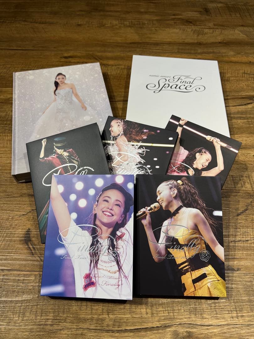 安室奈美恵グッズまとめ売り Final Space DVD 5枚セットと写真集 2026年最新】安室奈美恵 final spaceの人気アイテム - メルカリ
